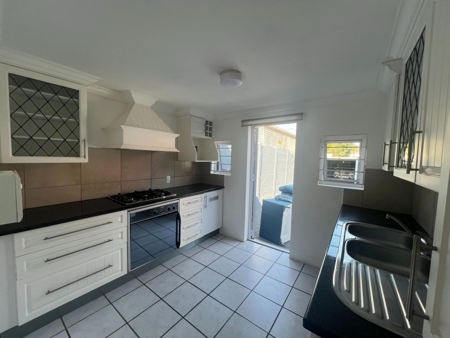 To Let 1 Bedroom Property for Rent in Parkhurst Gauteng