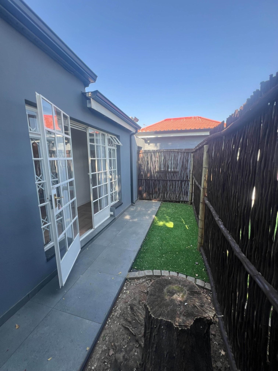 To Let 1 Bedroom Property for Rent in Parkhurst Gauteng