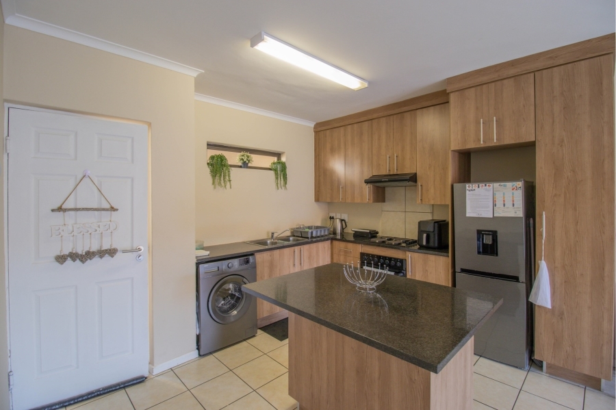 To Let 2 Bedroom Property for Rent in Ruimsig Gauteng
