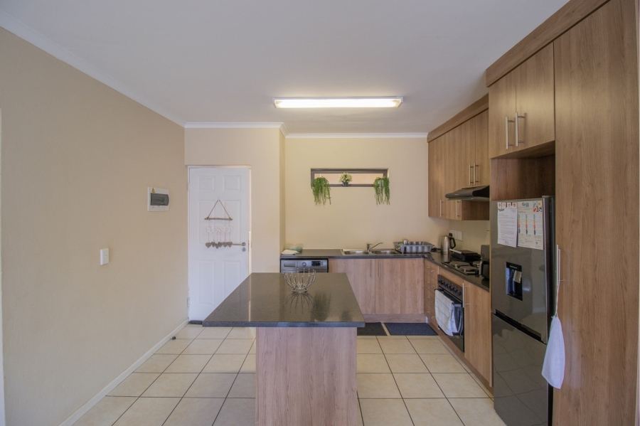 To Let 2 Bedroom Property for Rent in Ruimsig Gauteng