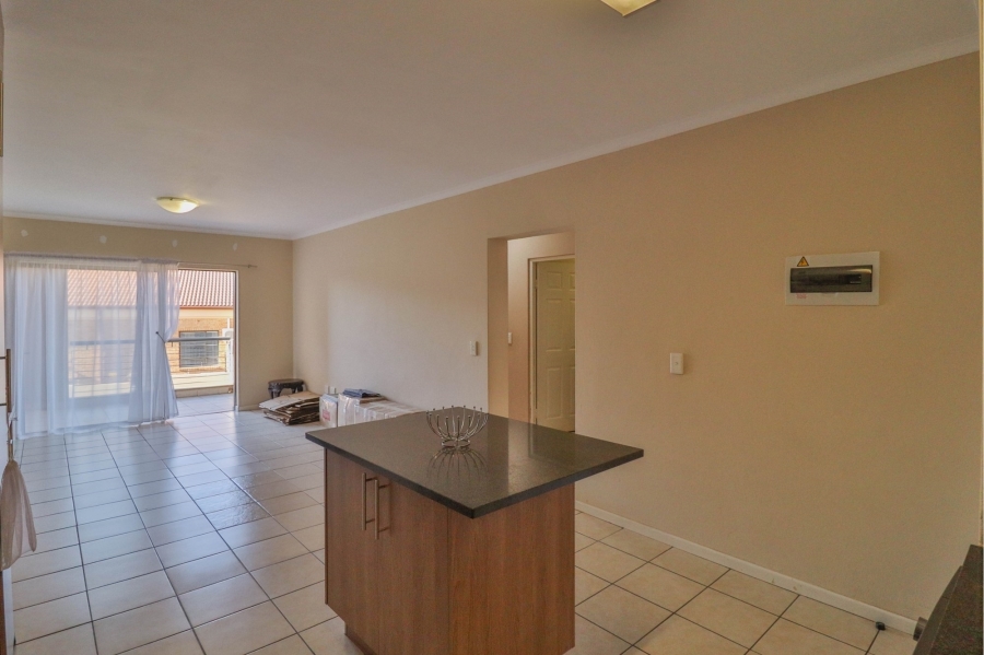 To Let 2 Bedroom Property for Rent in Ruimsig Gauteng
