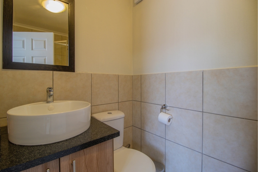 To Let 2 Bedroom Property for Rent in Ruimsig Gauteng