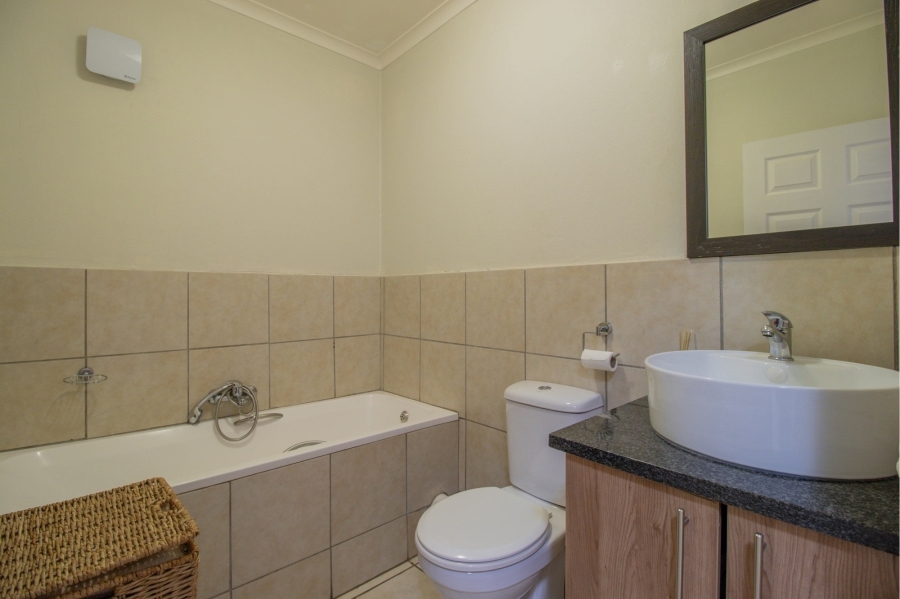 To Let 2 Bedroom Property for Rent in Ruimsig Gauteng
