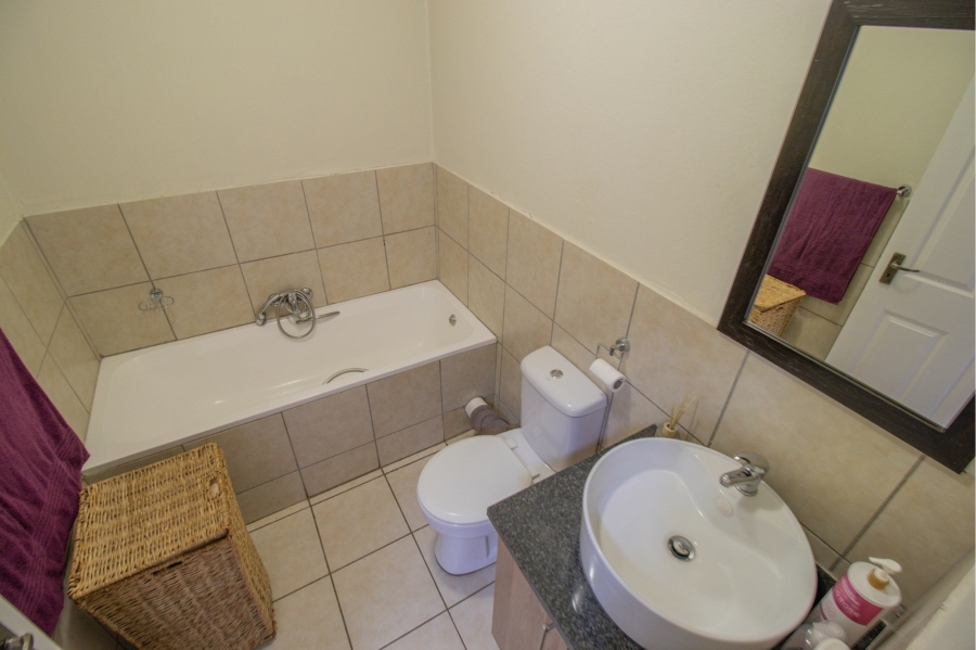 To Let 2 Bedroom Property for Rent in Ruimsig Gauteng