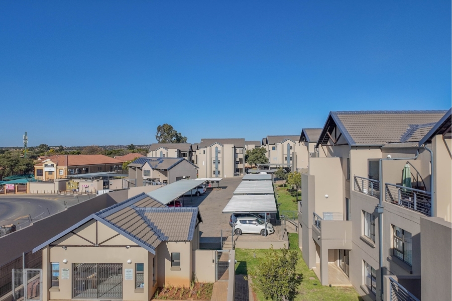 To Let 2 Bedroom Property for Rent in Ruimsig Gauteng