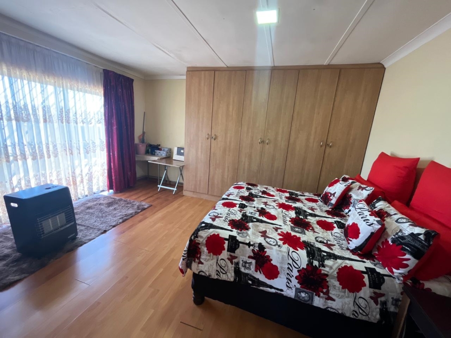 3 Bedroom Property for Sale in South Hills Gauteng