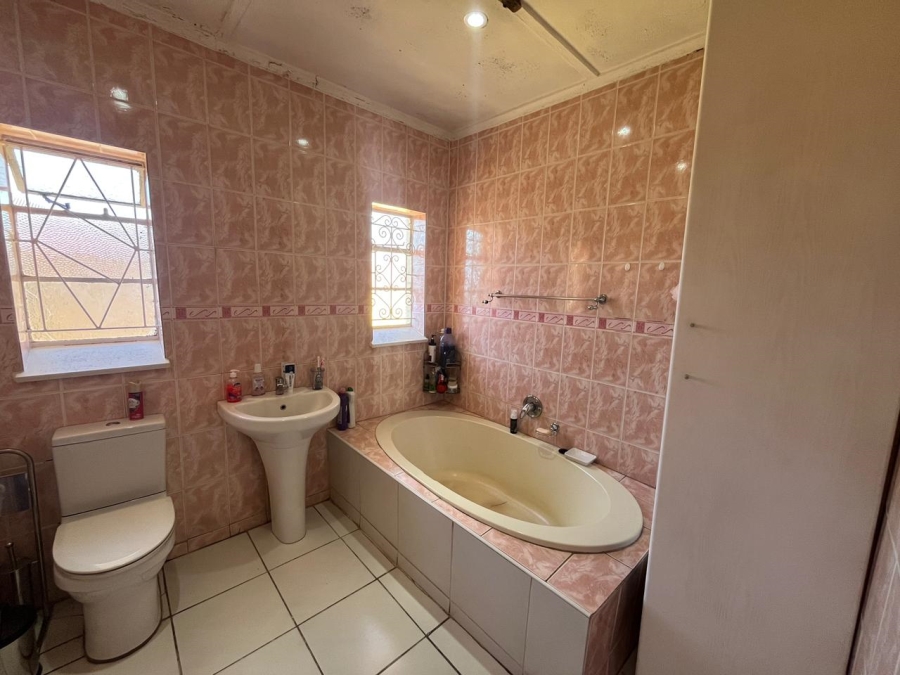 3 Bedroom Property for Sale in South Hills Gauteng