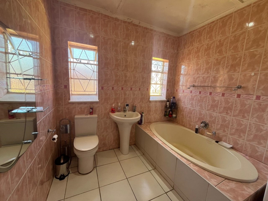 3 Bedroom Property for Sale in South Hills Gauteng