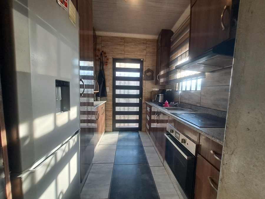 3 Bedroom Property for Sale in Dawn Park Gauteng