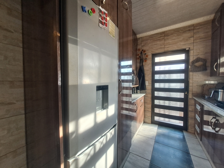 3 Bedroom Property for Sale in Dawn Park Gauteng