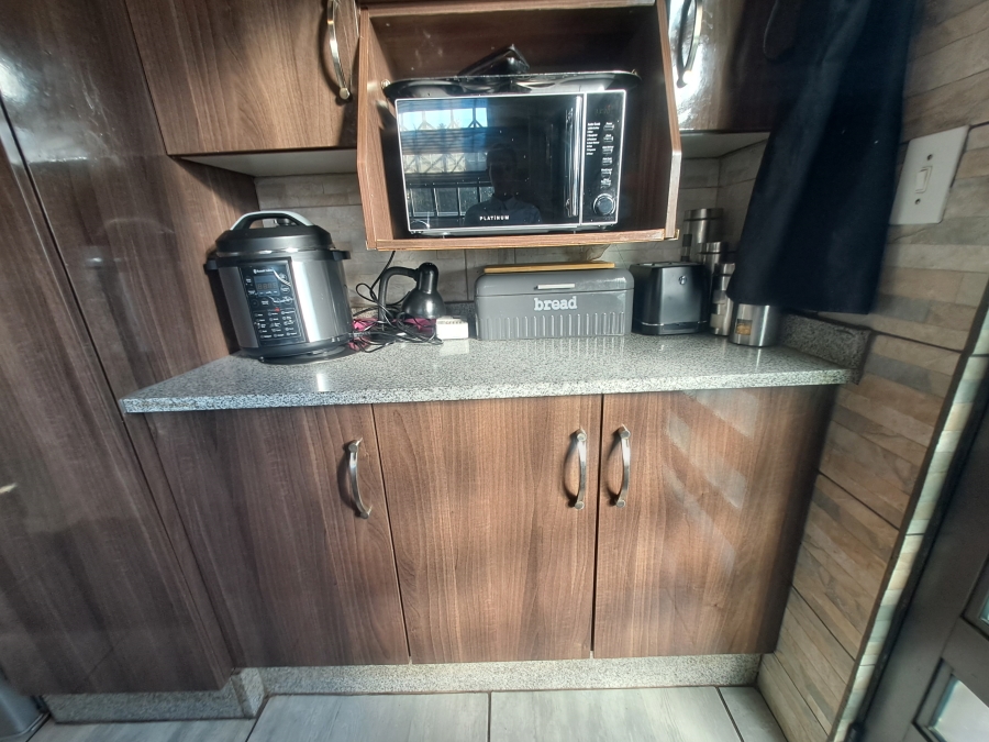 3 Bedroom Property for Sale in Dawn Park Gauteng