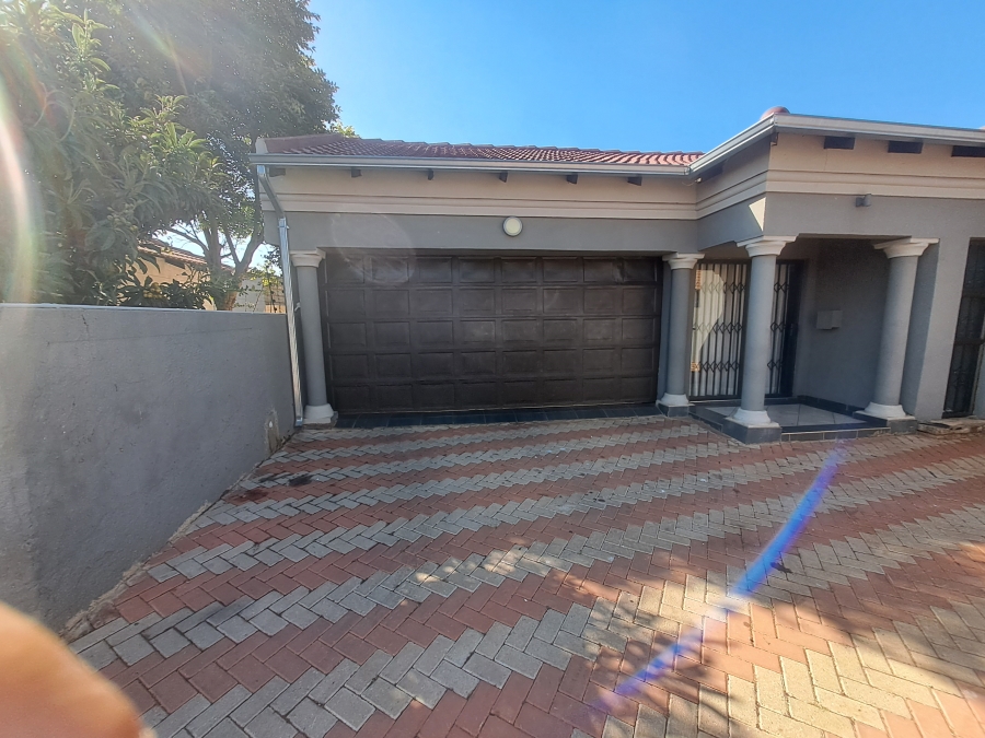 3 Bedroom Property for Sale in Dawn Park Gauteng