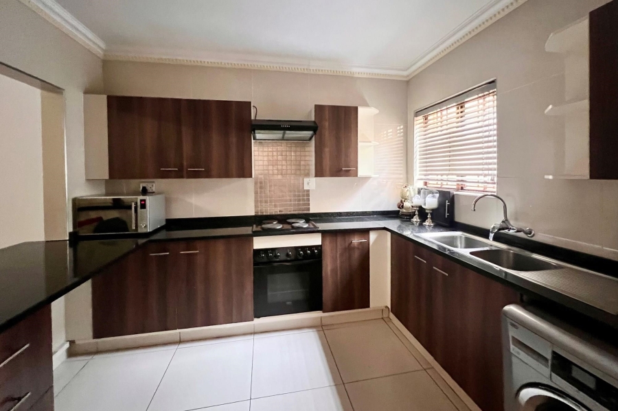 2 Bedroom Property for Sale in Atholl Gauteng