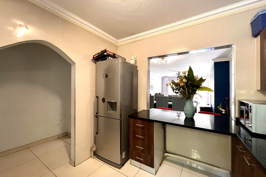 2 Bedroom Property for Sale in Atholl Gauteng
