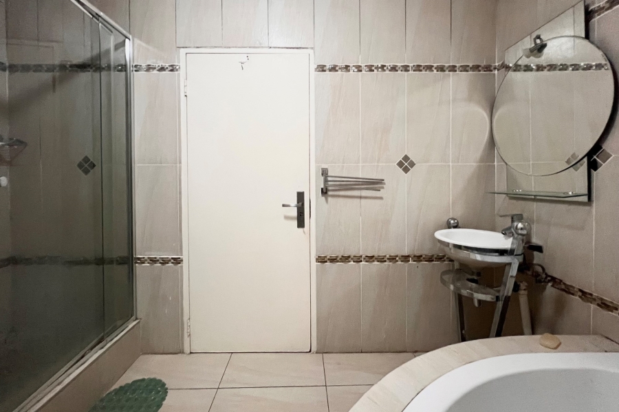 2 Bedroom Property for Sale in Atholl Gauteng