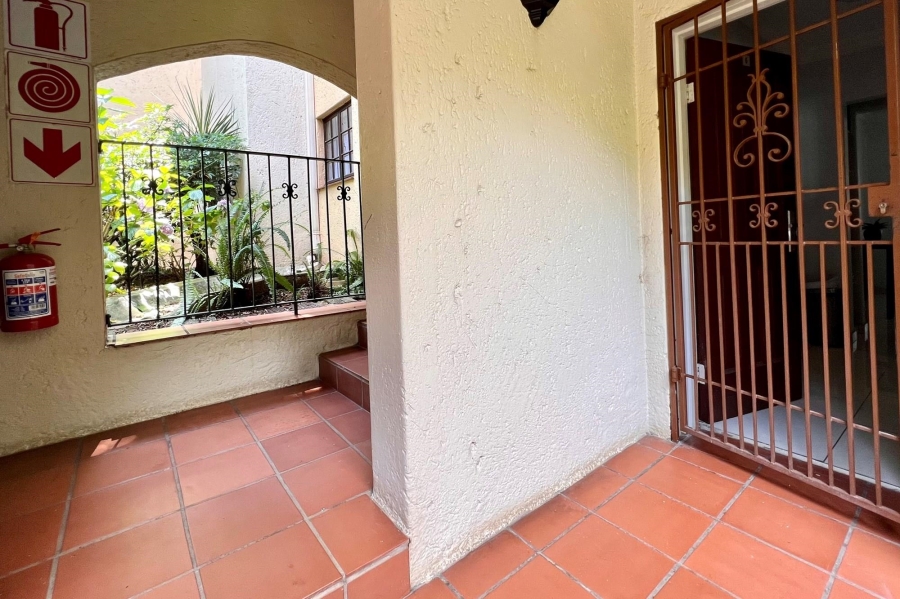 2 Bedroom Property for Sale in Atholl Gauteng