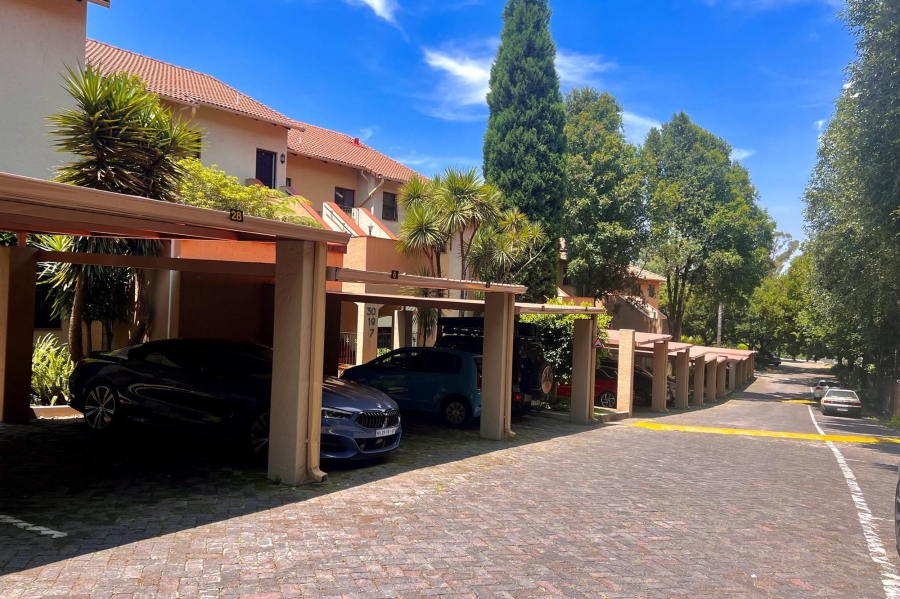 2 Bedroom Property for Sale in Atholl Gauteng
