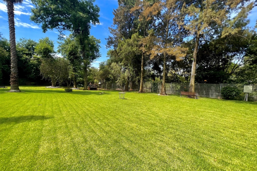 2 Bedroom Property for Sale in Atholl Gauteng