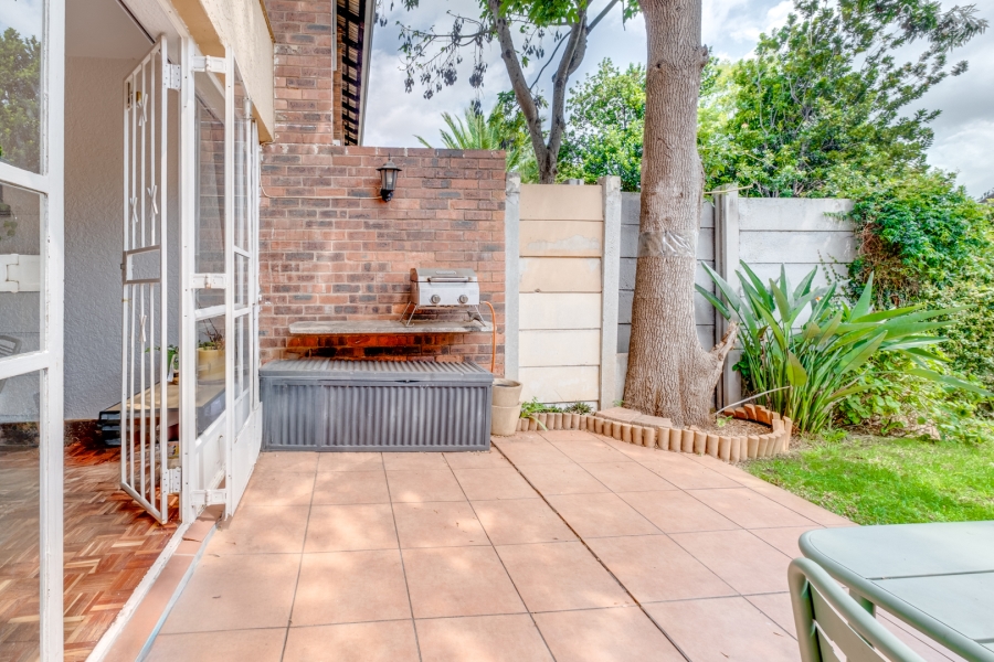 2 Bedroom Property for Sale in Robindale Gauteng