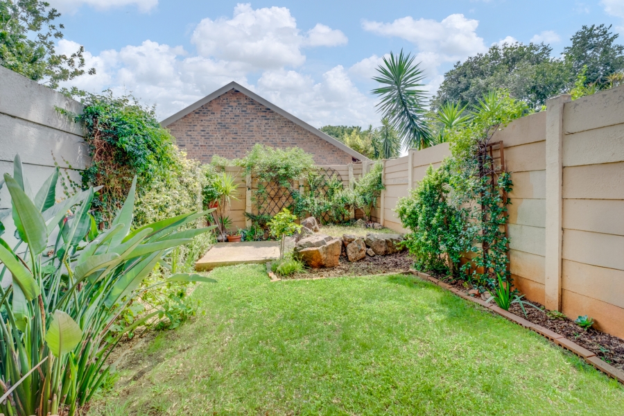 2 Bedroom Property for Sale in Robindale Gauteng