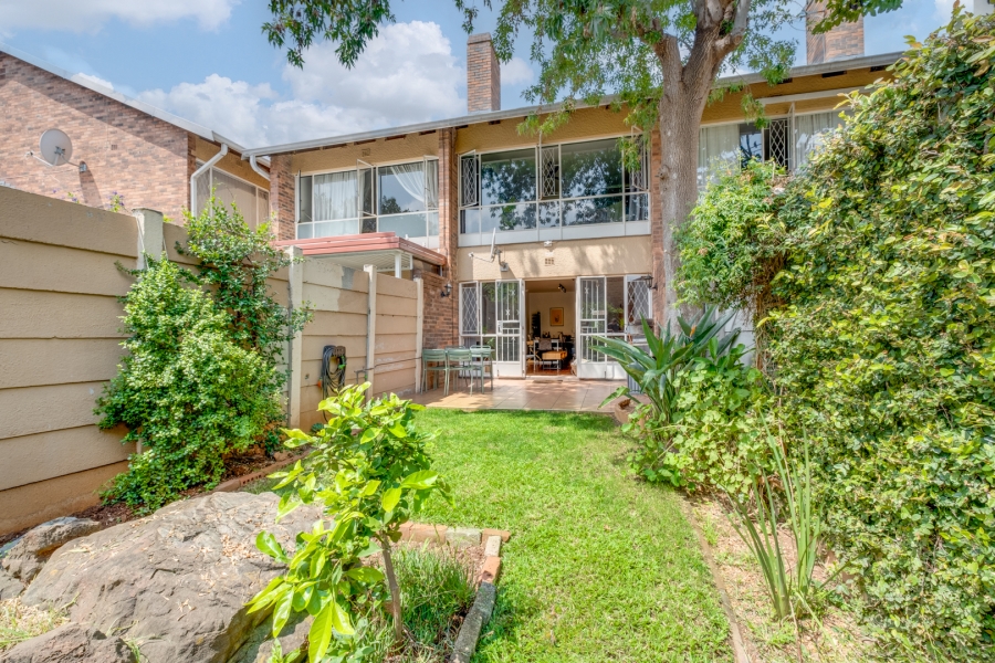 2 Bedroom Property for Sale in Robindale Gauteng