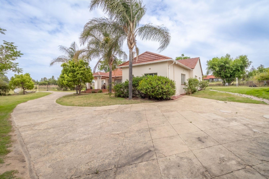 4 Bedroom Property for Sale in Sunrella Gauteng