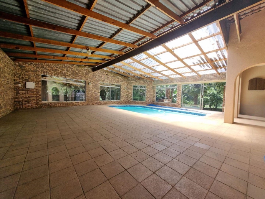 5 Bedroom Property for Sale in Kloofendal Gauteng