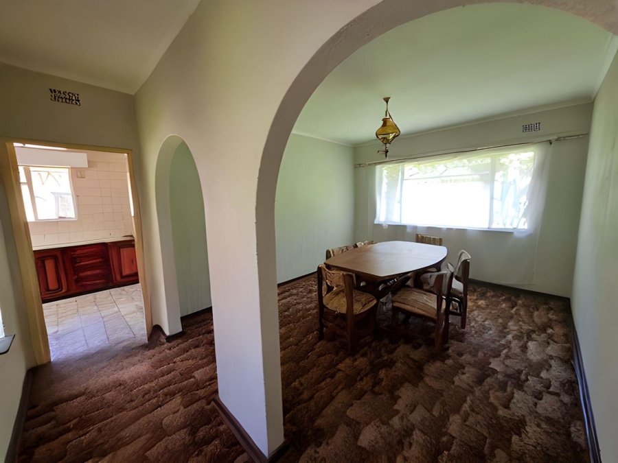 5 Bedroom Property for Sale in Kloofendal Gauteng