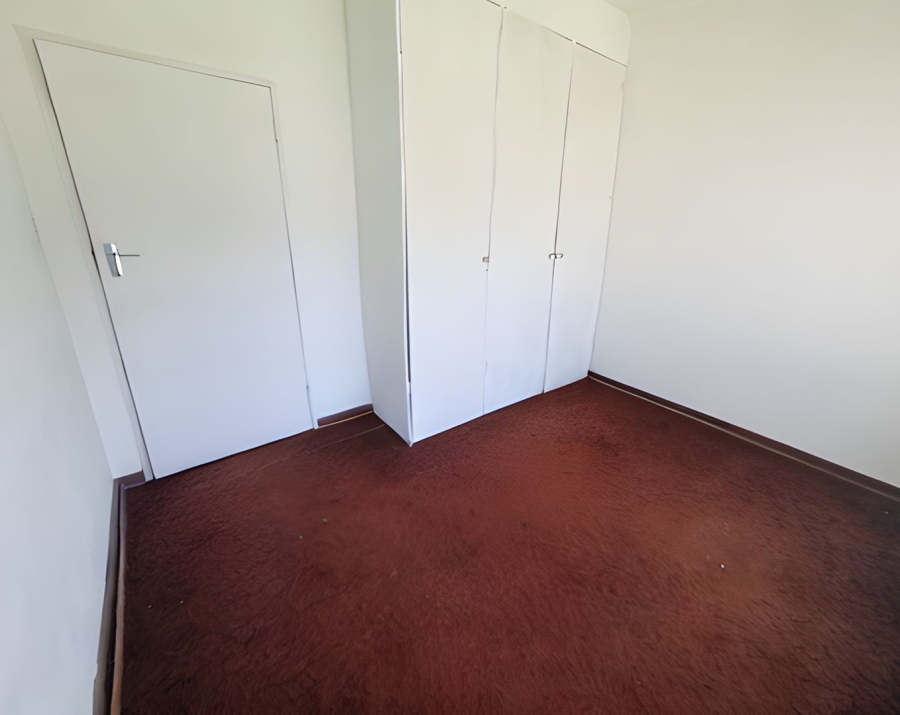5 Bedroom Property for Sale in Kloofendal Gauteng