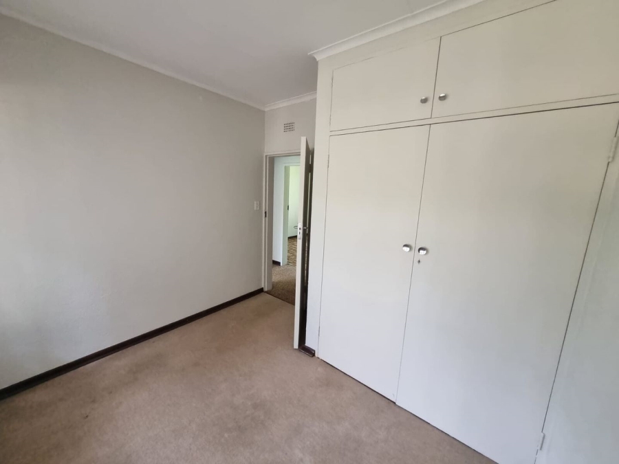 5 Bedroom Property for Sale in Kloofendal Gauteng
