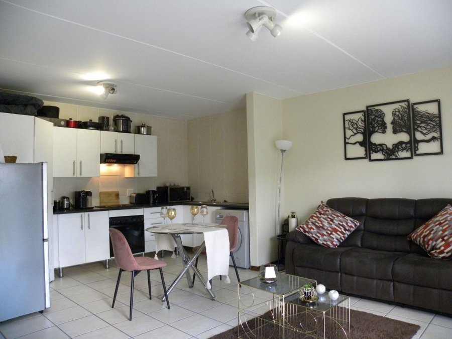 1 Bedroom Property for Sale in Sonneglans Gauteng
