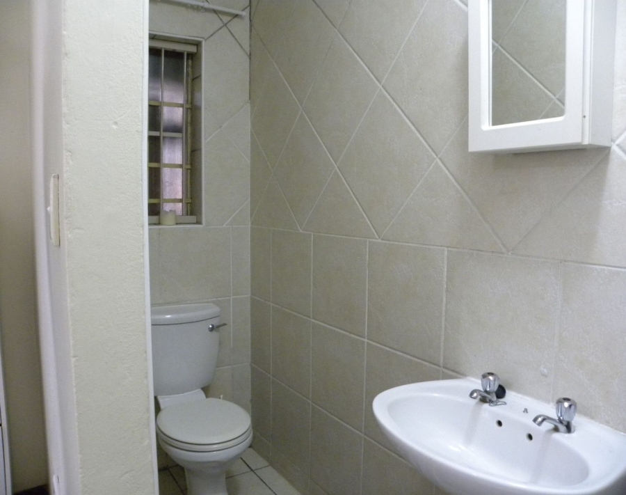 1 Bedroom Property for Sale in Sonneglans Gauteng