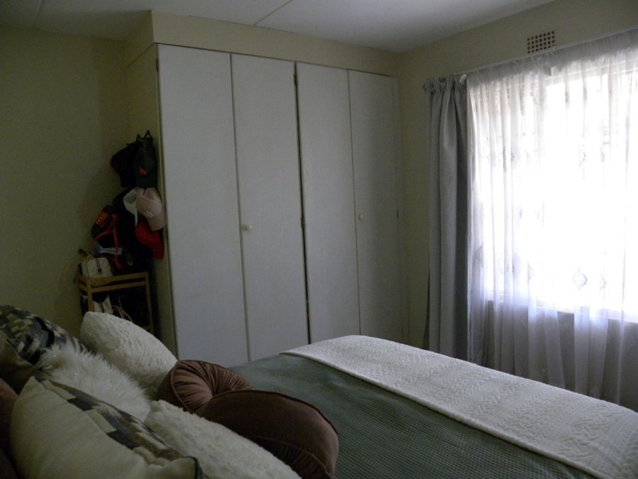 1 Bedroom Property for Sale in Sonneglans Gauteng