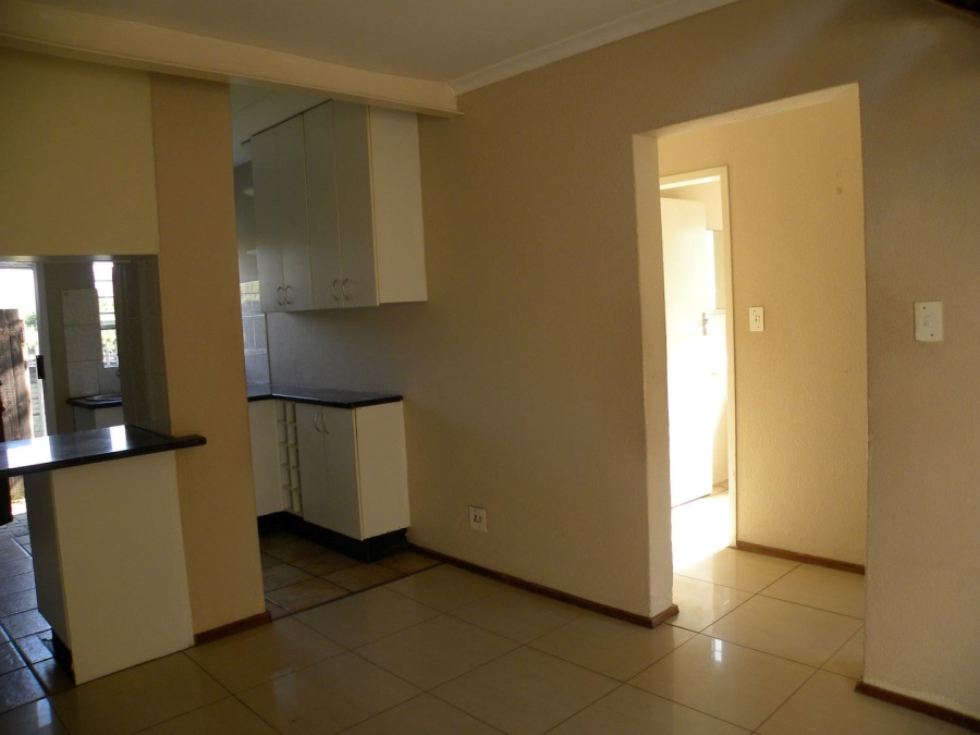 2 Bedroom Property for Sale in Allens Nek Gauteng