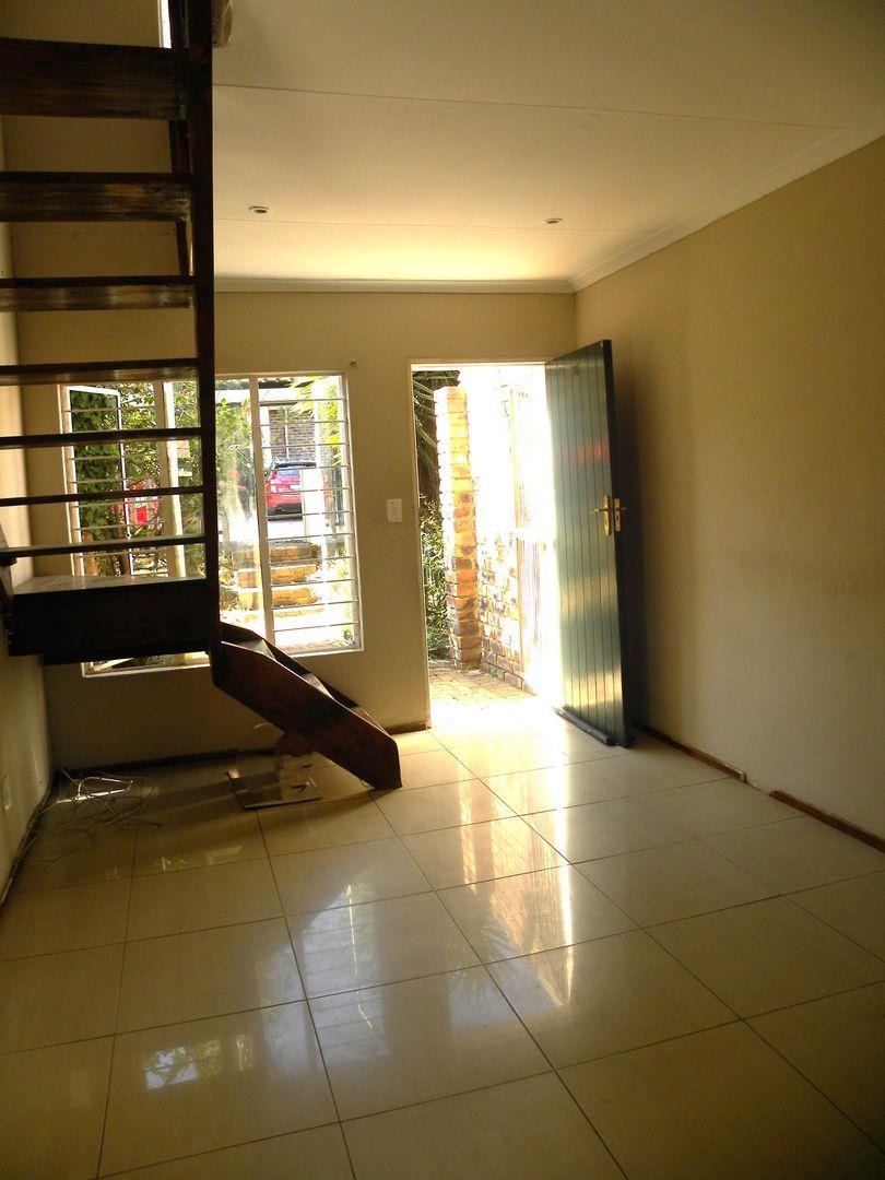 2 Bedroom Property for Sale in Allens Nek Gauteng