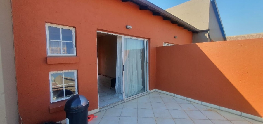 2 Bedroom Property for Sale in Laser Park Gauteng