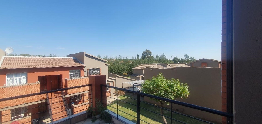 2 Bedroom Property for Sale in Laser Park Gauteng