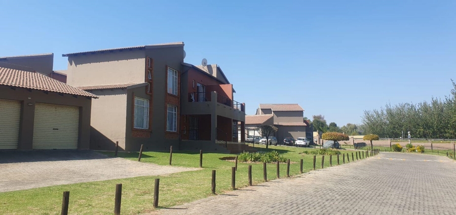 2 Bedroom Property for Sale in Laser Park Gauteng