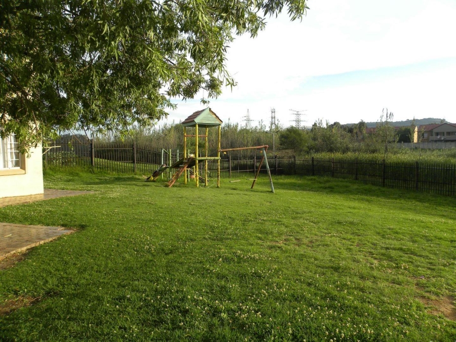 2 Bedroom Property for Sale in Wilgeheuwel Gauteng