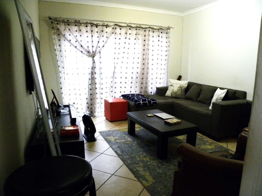 2 Bedroom Property for Sale in Wilgeheuwel Gauteng