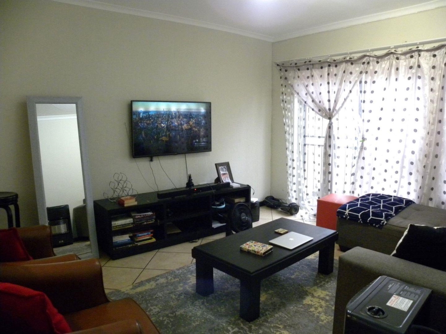 2 Bedroom Property for Sale in Wilgeheuwel Gauteng