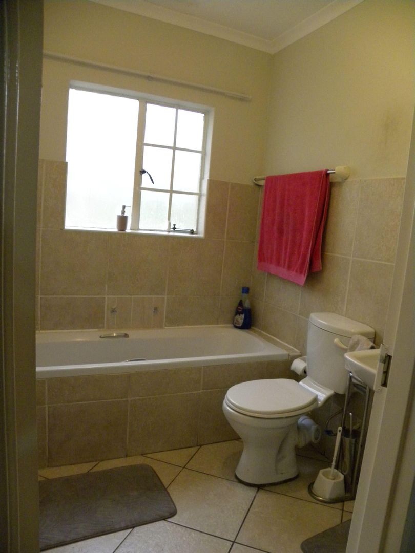 2 Bedroom Property for Sale in Wilgeheuwel Gauteng