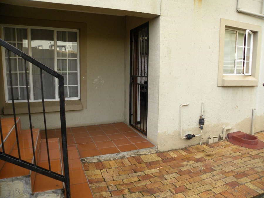 2 Bedroom Property for Sale in Wilgeheuwel Gauteng