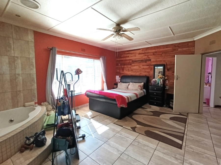 4 Bedroom Property for Sale in Florentia Gauteng