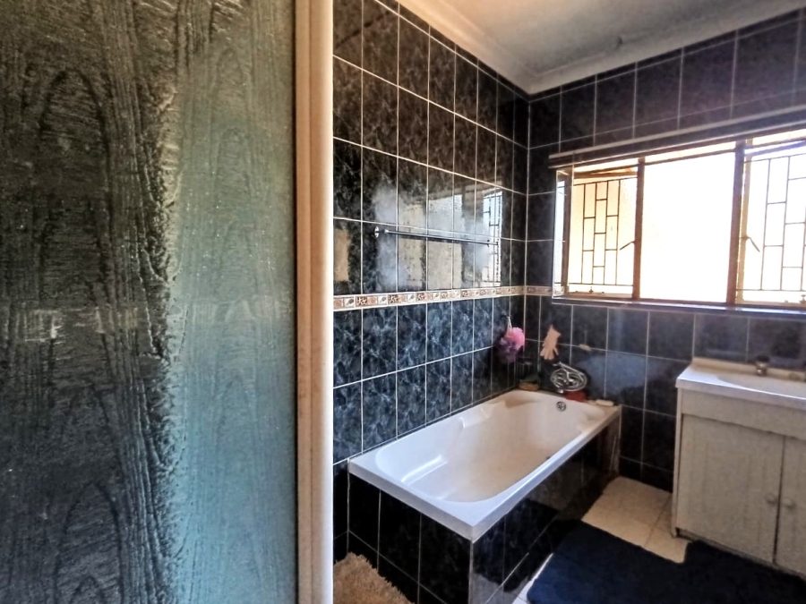4 Bedroom Property for Sale in Florentia Gauteng