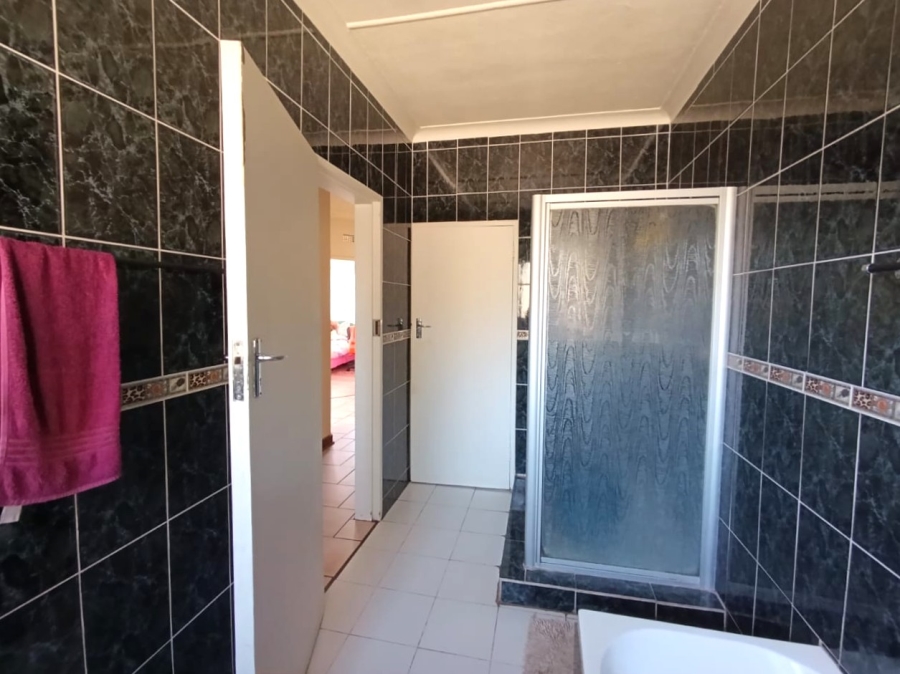 4 Bedroom Property for Sale in Florentia Gauteng
