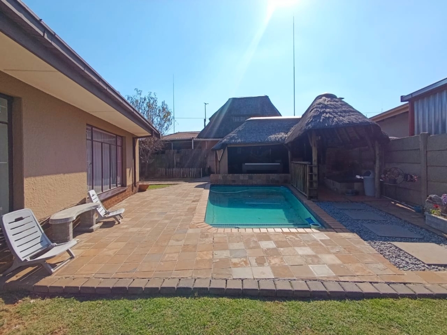 4 Bedroom Property for Sale in Florentia Gauteng