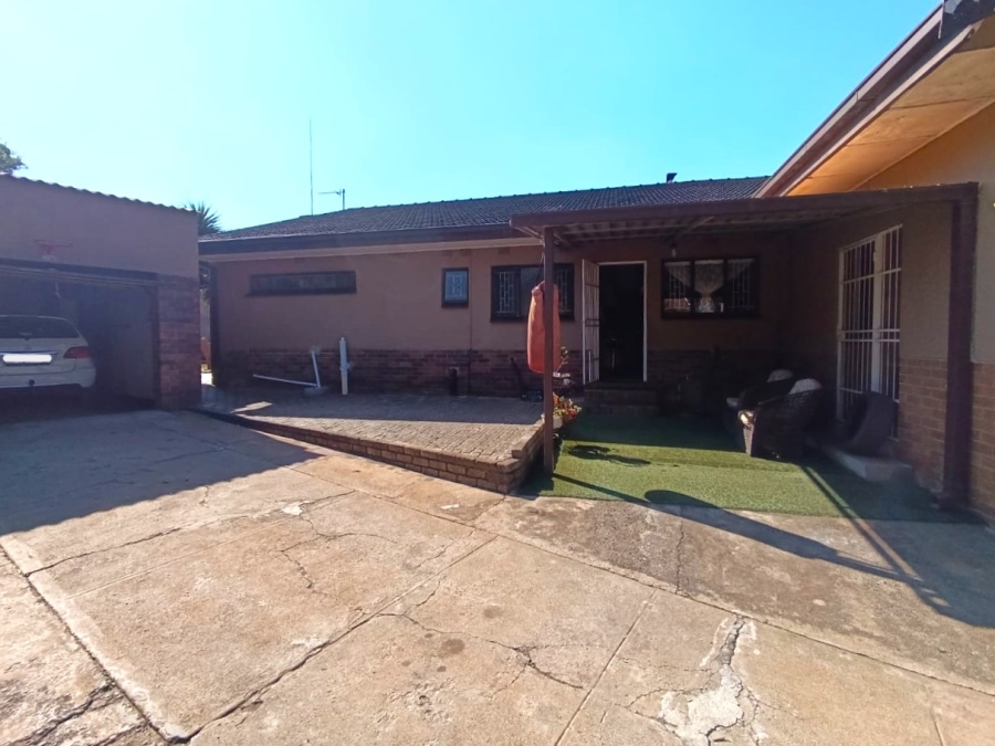 4 Bedroom Property for Sale in Florentia Gauteng