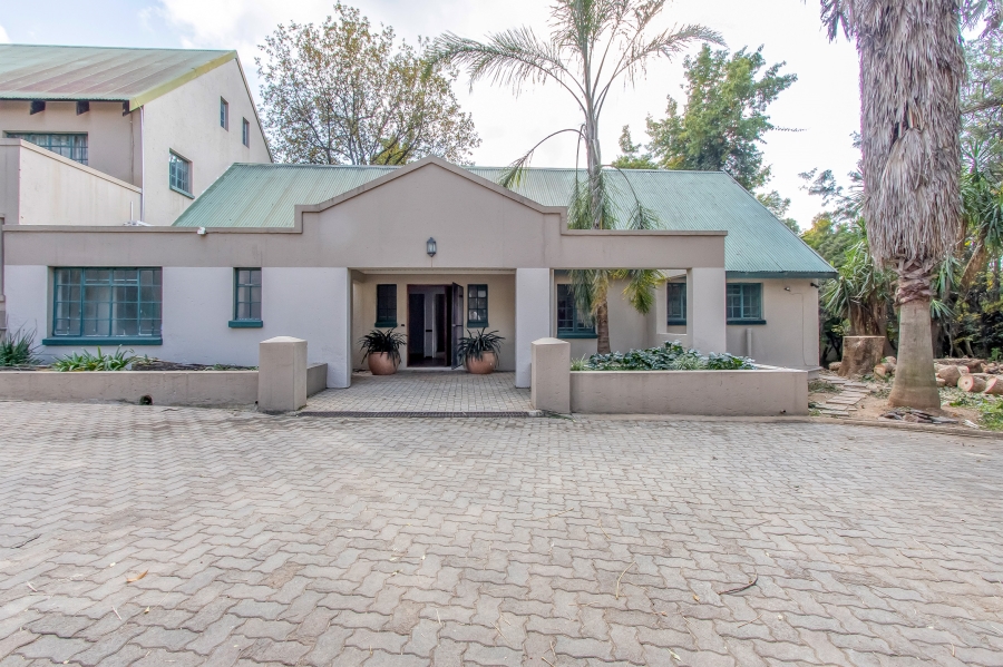 To Let 4 Bedroom Property for Rent in Farmall A H Gauteng