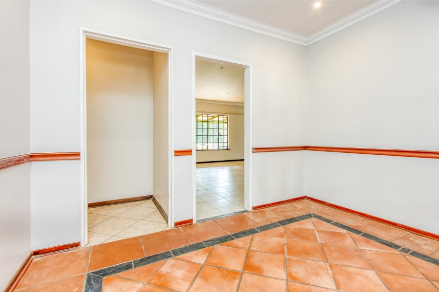 To Let 4 Bedroom Property for Rent in Farmall A H Gauteng
